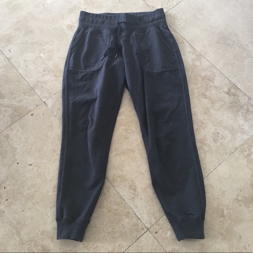 ❌SOLD❌ Lululemon Grey Sweat Pants drawstring sz 6